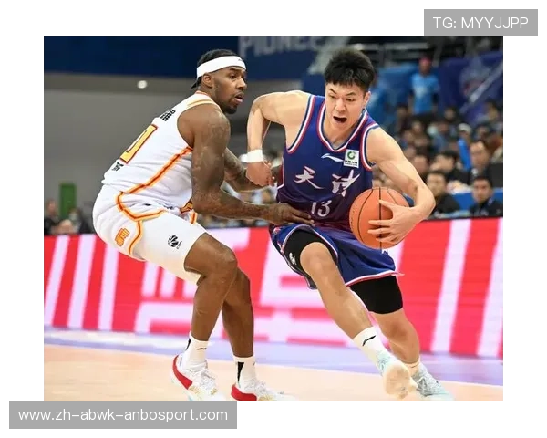 足球运动员看CBA：跨界球员对篮球赛事的兴趣